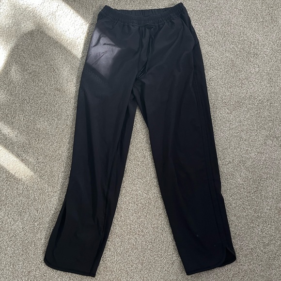 Lululemon Cropped Joggers - Picture 2 of 4